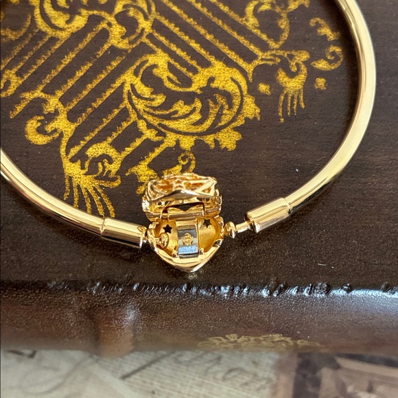Pandora Celestial Heart Clasp Bangle Bracelet (Gold) - Picture 8 of 11